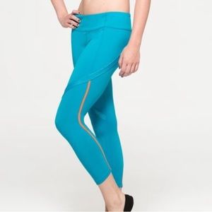 Splits59 2 piece athletic wear size M capri leggings & top